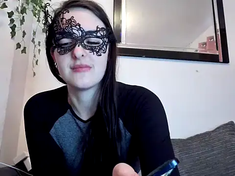 LexiSnowUK online show from 13, 2, 2025