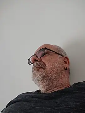Snapshot of Satiro_Sevilla chatting on 15, 5, 2026 Satiro Sevilla online show from 15, 5, 2026
