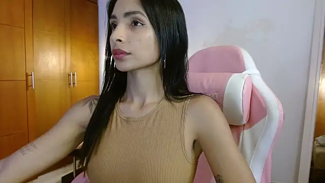 Snapshot of AnnitaSerna_ chatting on 9, 11, 2025 AnnitaSerna online show from 9, 11, 2025