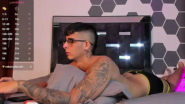 Snapshot of iamcamiloo_ chatting on 1, 2, 2025 iamcamiloo online show from 1, 2, 2025