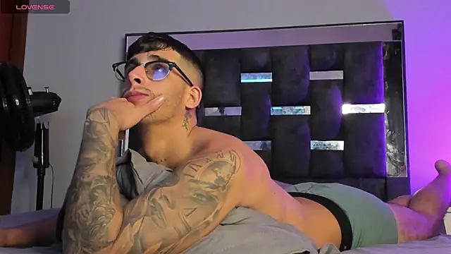 Snapshot of iamcamiloo_ chatting on 18, 3, 2025 iamcamiloo online show from 18, 3, 2025