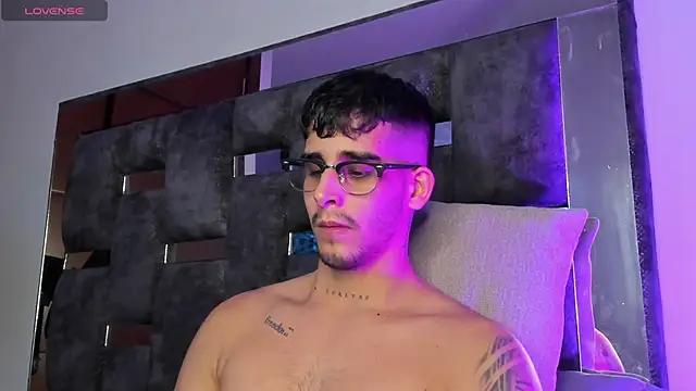 Snapshot of iamcamiloo_ chatting on 19, 3, 2025 iamcamiloo online show from 19, 3, 2025
