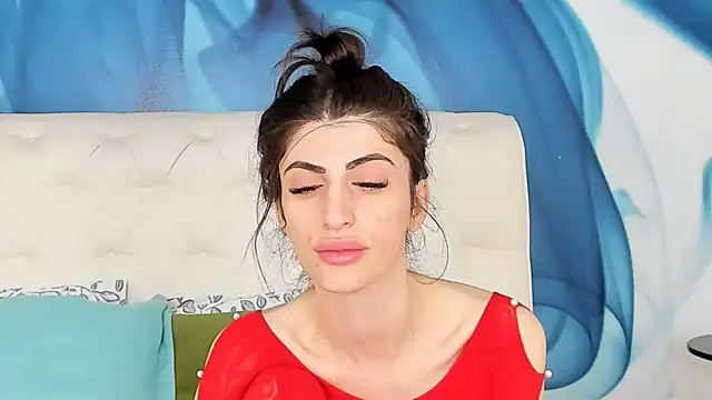 SkinnyDolly online show from 29, 11, 2025