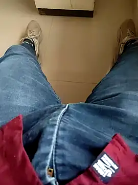 Snapshot of MrNick74 chatting on 18, 12, 2025 MrNick74 online show from 18, 12, 2025