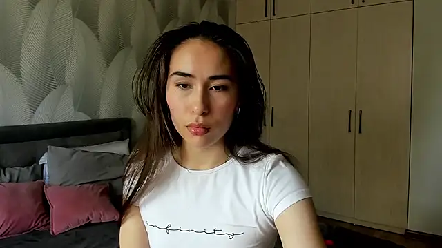 Snapshot of Bambiii_bby chatting on 15, 6, 2026 Bambiii bby online show from 15, 6, 2026
