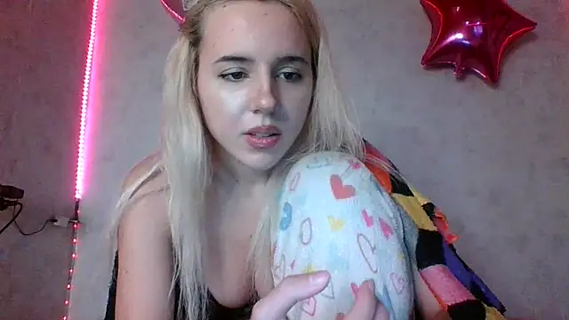 Puregirlaa online show from 3, 3, 2025