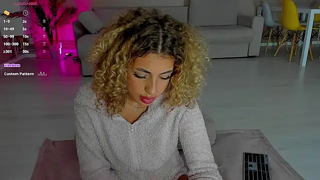 CurlyAnt0 online show from 24, 10, 2025