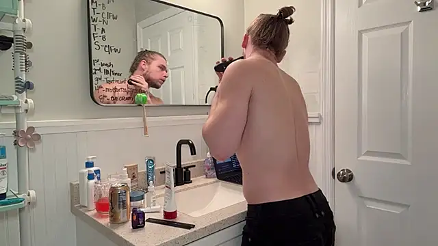 Snapshot of DaddydayDrinkzz chatting on 31, 12, 2024 DaddydayDrinkzz online show from 31, 12, 2024