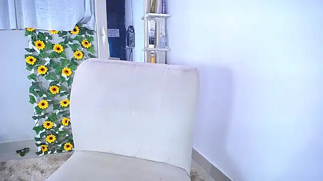 alaia 03 online show from 20, 12, 2024