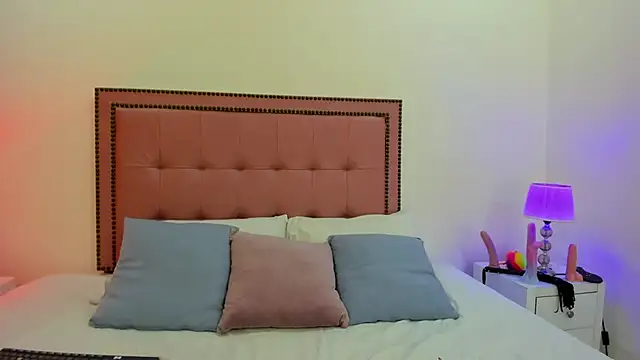 CarolinaGlamour online show from 8, 2, 2025