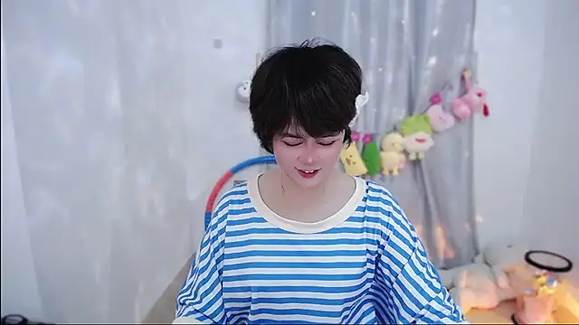 Snapshot of Fan_ting chatting on 19, 10, 2025 Fan ting online show from 19, 10, 2025