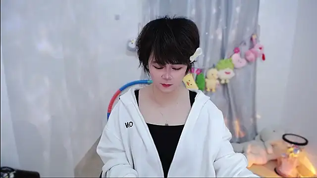 Snapshot of Fan_ting chatting on 23, 10, 2025 Fan ting online show from 23, 10, 2025