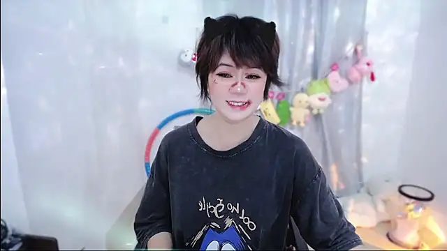 Snapshot of Fan_ting chatting on 1, 11, 2025 Fan ting online show from 1, 11, 2025