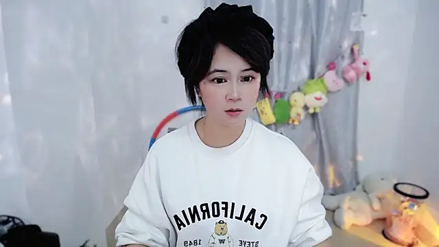 Snapshot of Fan_ting chatting on 22, 11, 2025 Fan ting online show from 22, 11, 2025