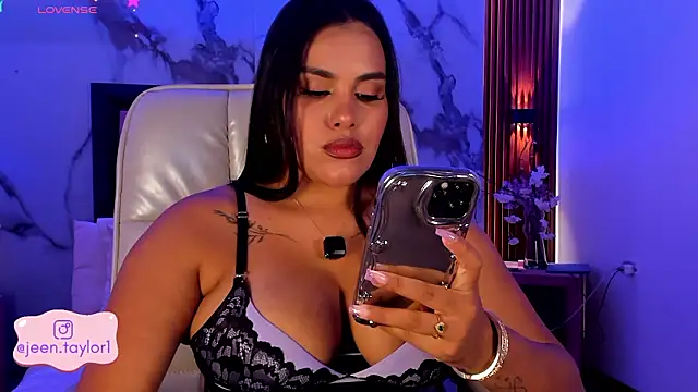 Jeen Taylor online show from 11, 3, 2026