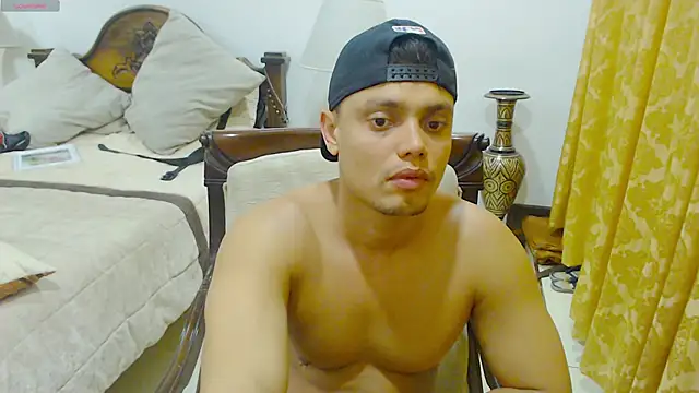 Booy Hott online show from 8, 2, 2025