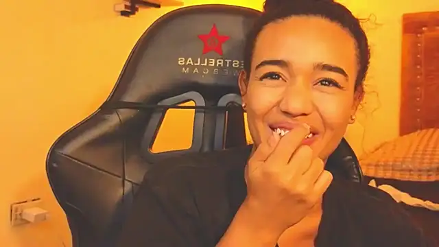 evafoxs online show from 22, 11, 2025