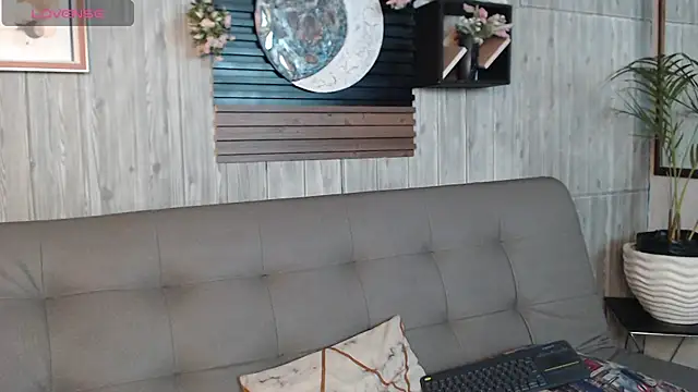 Layla 707 online show from 28, 11, 2025