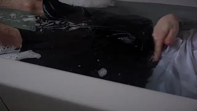 Snapshot of thewetshorts chatting on 5, 1, 2025 thewetshorts online show from 5, 1, 2025