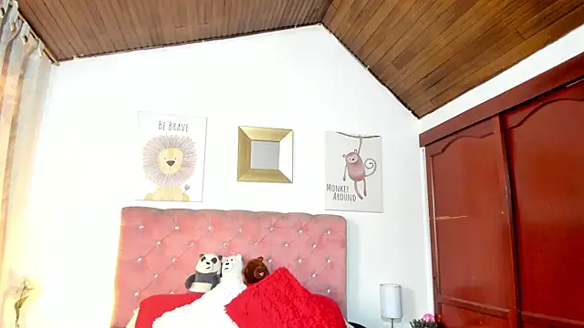 CelessteRedds online show from 18, 4, 2026