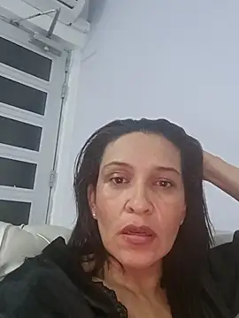 Snapshot of Slut_Milf_ chatting on 5, 3, 2025 Slut Milf  online show from 5, 3, 2025