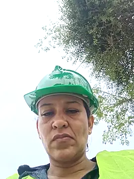 Snapshot of Slut_Milf_ chatting on 8, 3, 2025 Slut Milf  online show from 8, 3, 2025