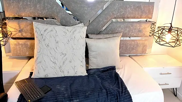 Slut Milf  online show from 1, 7, 2026