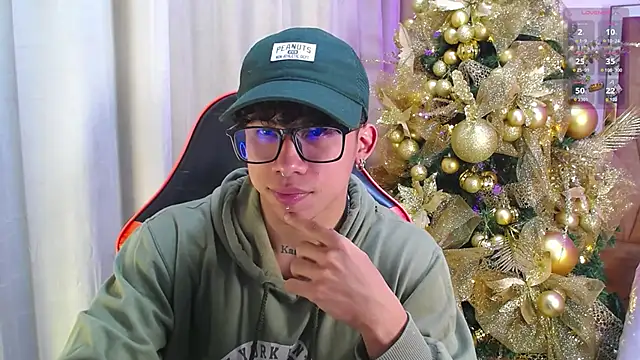 Snapshot of AkazaBoy_ chatting on 17, 12, 2025 AkazaBoy online show from 17, 12, 2025