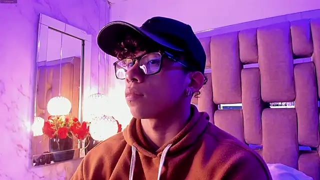 Snapshot of AkazaBoy_ chatting on 20, 12, 2025 AkazaBoy online show from 20, 12, 2025