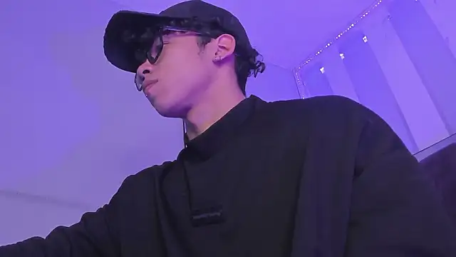 AkazaBoy  online show from 13, 3, 2026