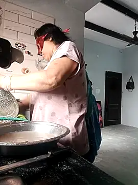 Snapshot of Punjabi_beauty123 chatting on 29, 10, 2025 Punjabi beauty123 online show from 29, 10, 2025