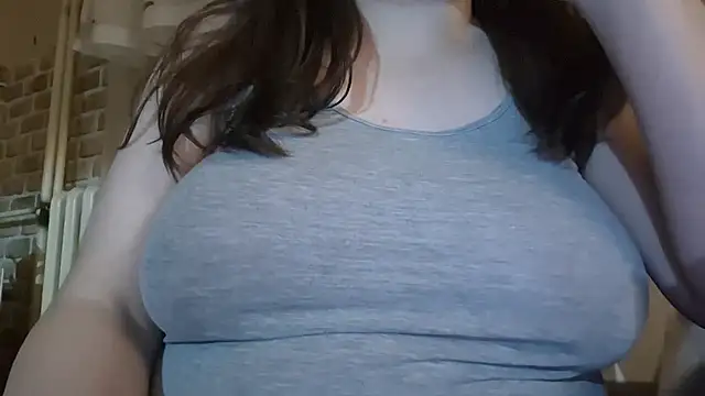 Snapshot of AalinnaK chatting on 18, 9, 2025 AalinnaK online show from 18, 9, 2025