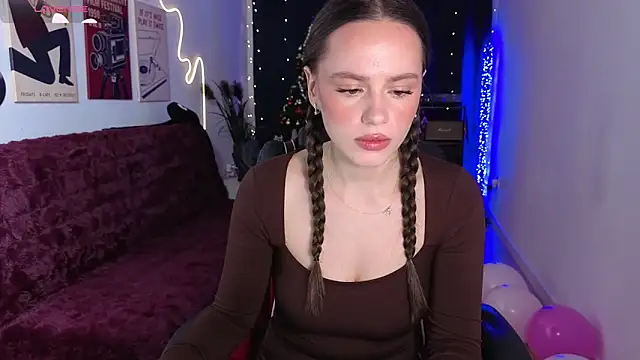 Emillias online show from 19, 12, 2025