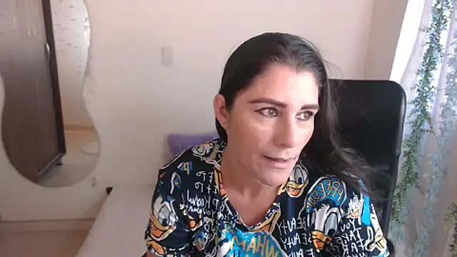 Snapshot of LUCY_LI chatting on 12, 12, 2024 LUCY LI online show from 12, 12, 2024