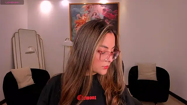 Snapshot of AllisonRogersX chatting on 25, 4, 2026 AllisonRogersX online show from 25, 4, 2026