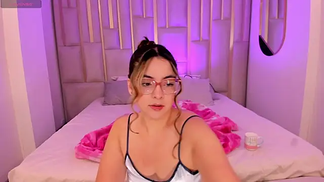 Snapshot of AllisonRogersX chatting on 29, 5, 2026 AllisonRogersX online show from 29, 5, 2026