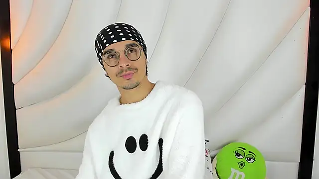 Snapshot of Hugo_Coopers chatting on 5, 3, 2025 Hugo Coopers online show from 5, 3, 2025