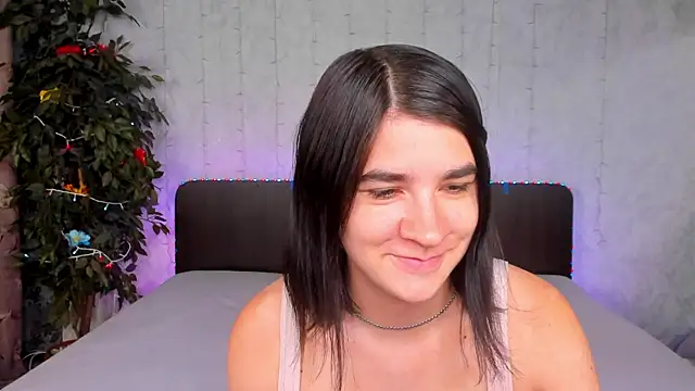  Polly Love  online show from 23, 9, 2025