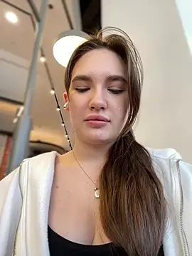 Holly Molii online show from 16, 1, 2025