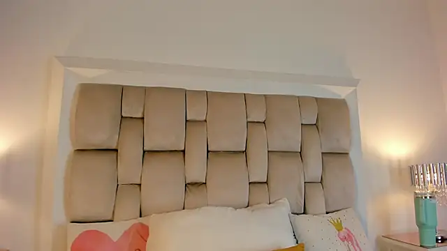 SamanthaBrown69 online show from 10, 10, 2025