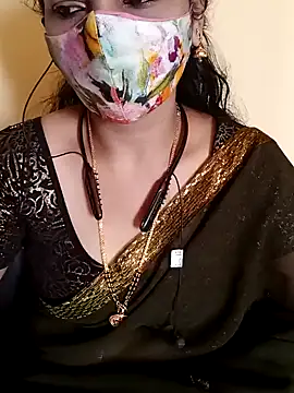 Snapshot of yourtamilcouple chatting on 7, 12, 2024 yourtamilcouple online show from 7, 12, 2024