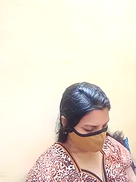 Snapshot of yourtamilcouple chatting on 8, 3, 2025 yourtamilcouple online show from 8, 3, 2025