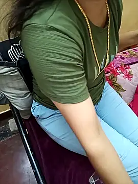 Snapshot of yourtamilcouple chatting on 5, 11, 2025 yourtamilcouple online show from 5, 11, 2025