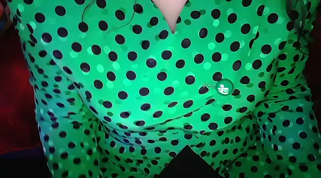 Snapshot of CronacaErotica chatting on 5, 2, 2025 CronacaErotica online show from 5, 2, 2025