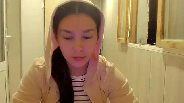 Snapshot of LunaXmii chatting on 2, 10, 2025 LunaXmii online show from 2, 10, 2025