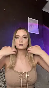 Snapshot of Alisa_Rise chatting on 5, 7, 2026 Alisa Rise online show from 5, 7, 2026