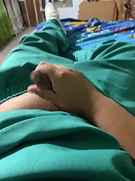 Avilespozo19993 online show from 8, 10, 2025