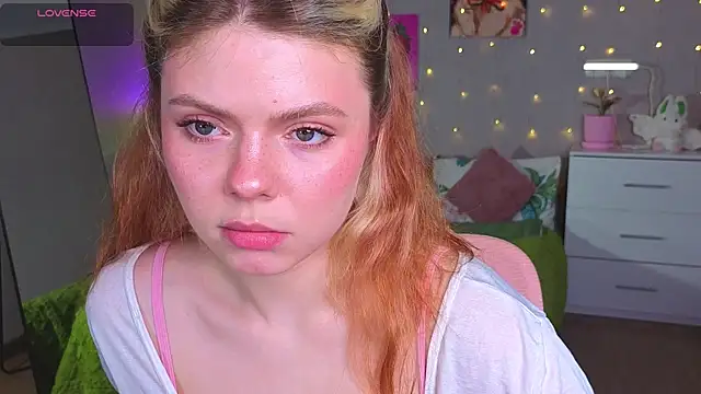 Red  Candy online show from 15, 5, 2026