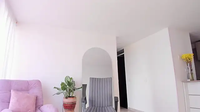 vianca cruzz online show from 20, 1, 2025