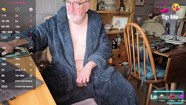 Adamdaddybear online show from 19, 10, 2025